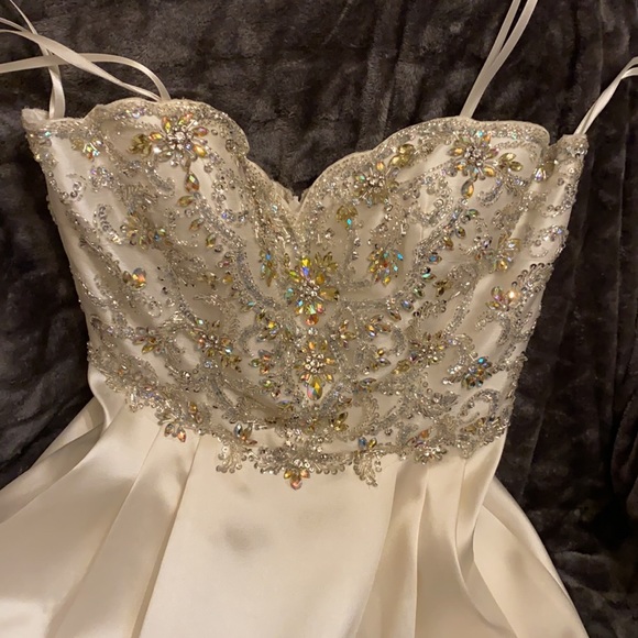 Evenings by Mon Cheri embellished bodice gown - Picture 5 of 15